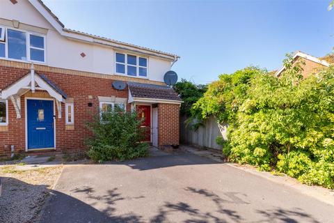16 Nicholas Gardens, Slough, SL1 5TT