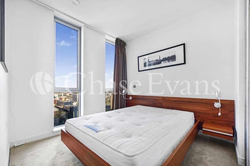 Apartment in Canary Wharf - More