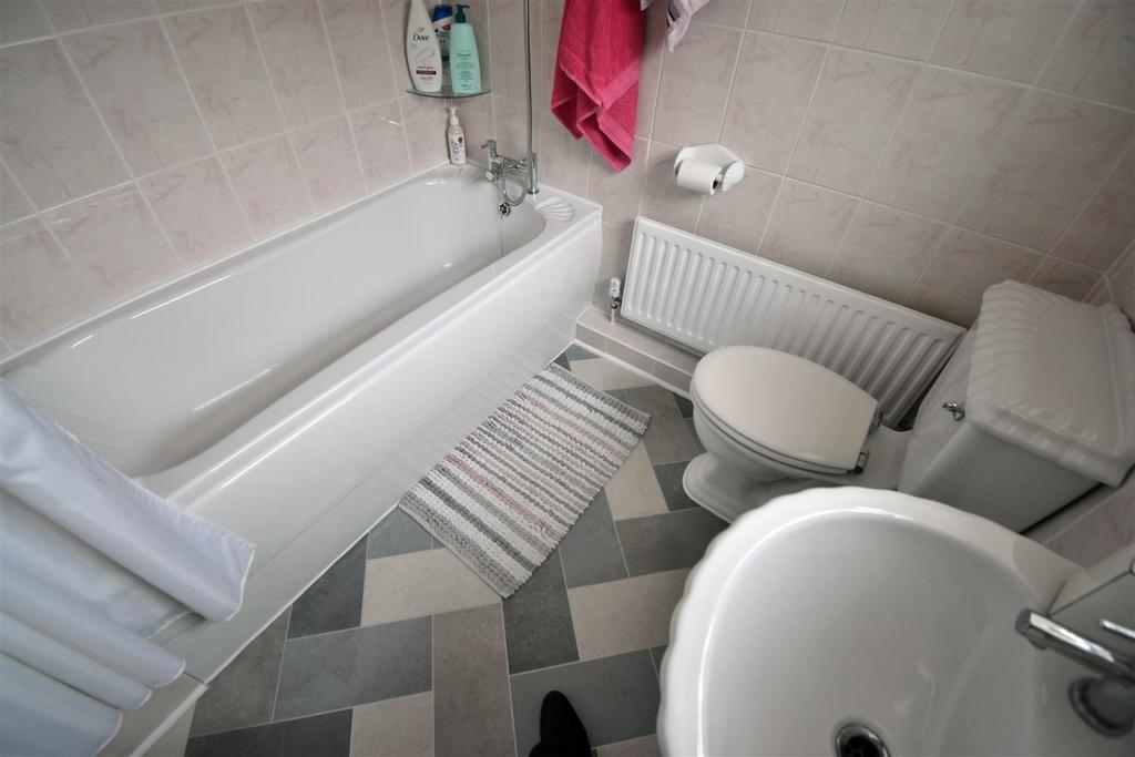Downstairs Bathroom/WC