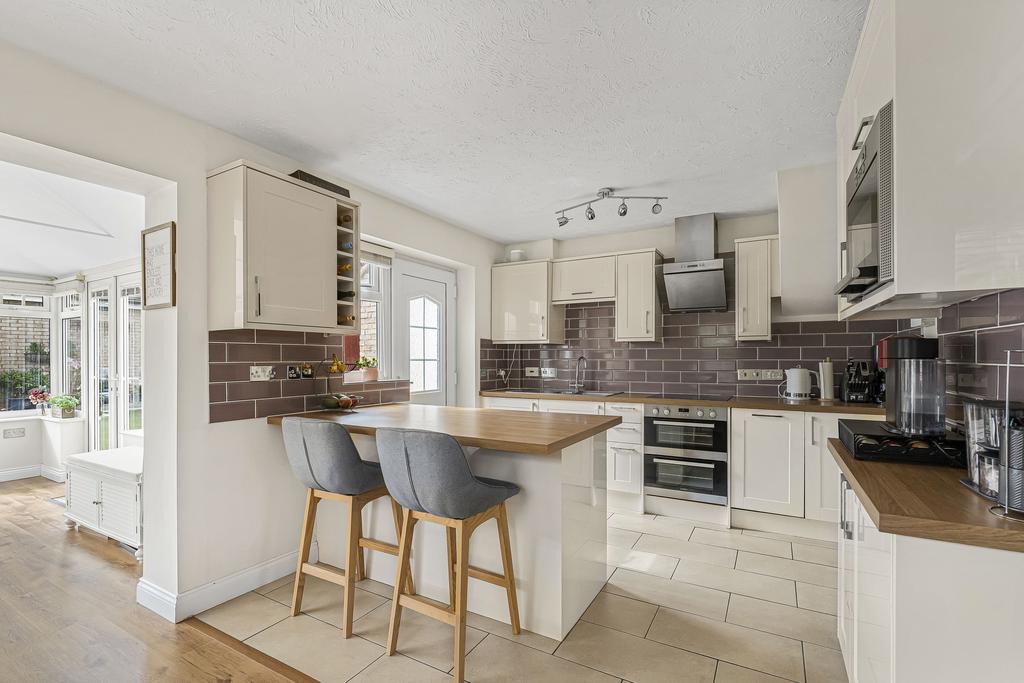 8 57584.jpg