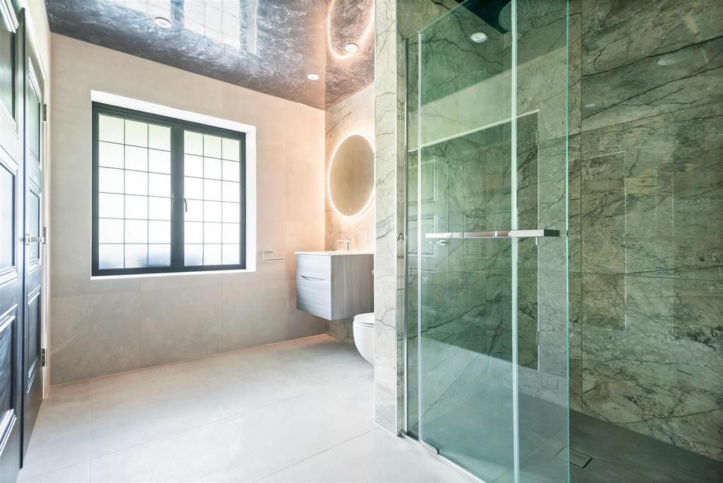 Shower Room .jpg