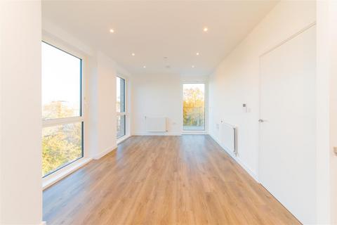 2 bedroom flat to rent, Ridgeway View, London