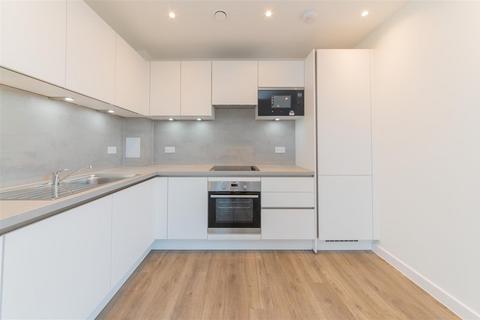2 bedroom flat to rent, Ridgeway View, London