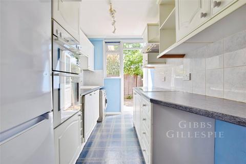 3 bedroom semi-detached house to rent, Gresham Road, Uxbridge, UB10