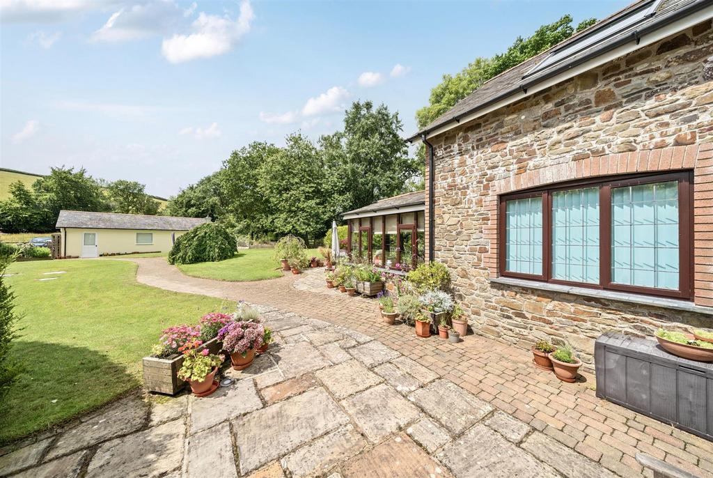 Side Elevation & Garden
