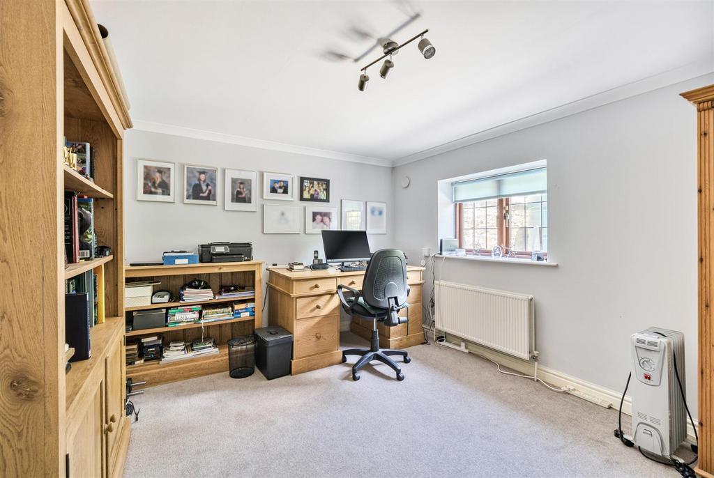 Bedroom 4/Study
