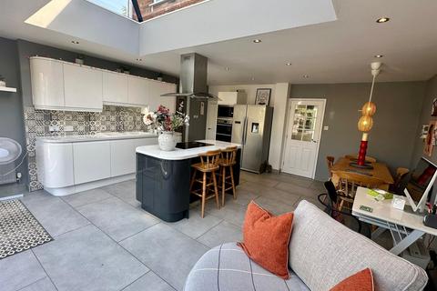 4 Hampton Dene Road, Hereford, HR1 1UX