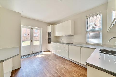 5 bedroom semi-detached house for sale, Foster Hill Road, BEDFORD