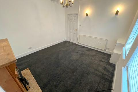 3 bedroom detached house to rent, Halls Road, Stapleford NG9
