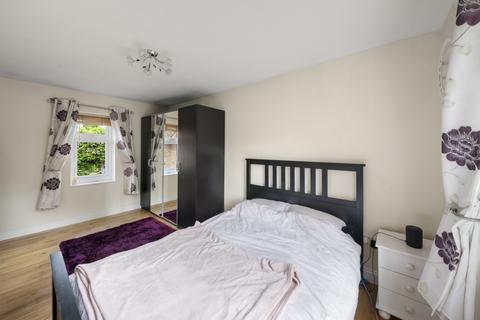 5 Chadwick Close, London, W7 1PR