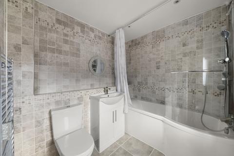 5 Chadwick Close, London, W7 1PR