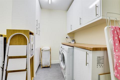 3 bedroom terraced house for sale, Poets Close, Hucknall NG15