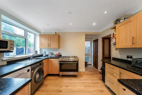 undefined, Larkshall Road, London E4
