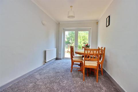 4 bedroom semi-detached house for sale, Furzehill Road, Borehamwood