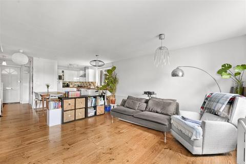 3 bedroom flat for sale, Adrian Boult House, Mansford Street