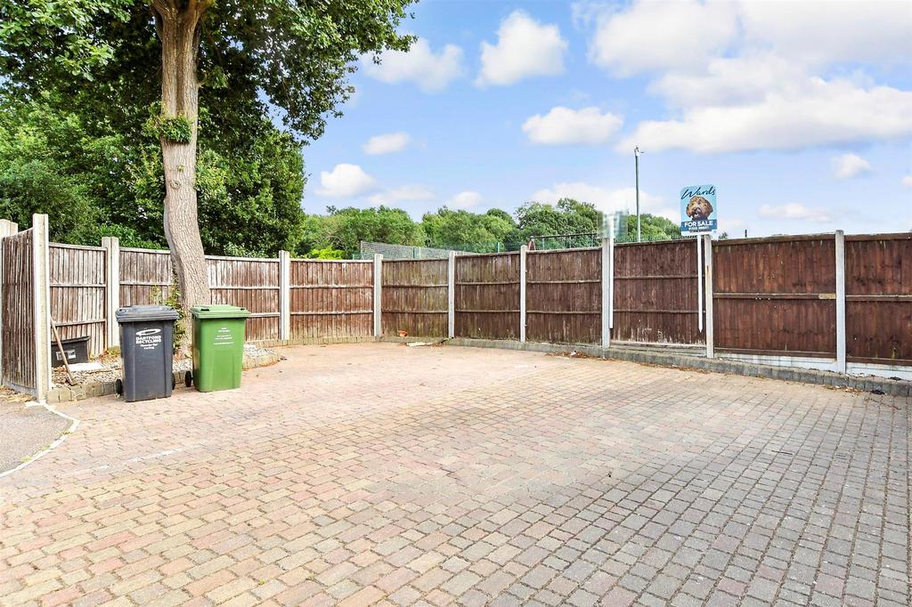 Driveway/Parking