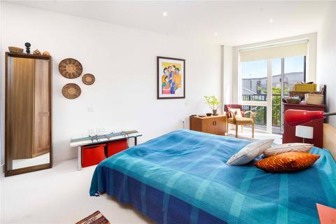 2 bedroom flat to rent, Millfields Road, London, E5