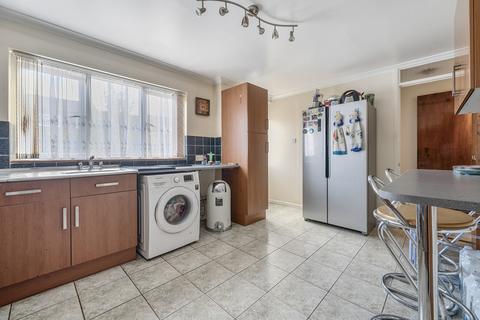 1 Farmers Close, Reading, RG2 8UQ
