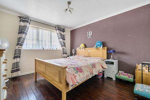 1 Farmers Close, Reading, RG2 8UQ