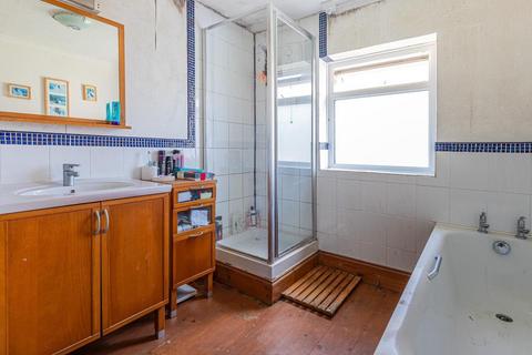 3 bedroom terraced house for sale, Pill Street, Penarth CF64