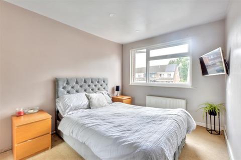 3 bedroom semi-detached house for sale, Neston Drive, Nottingham