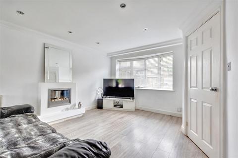 3 bedroom semi-detached house for sale, Neston Drive, Nottingham