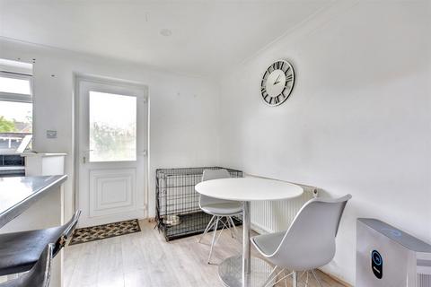 3 bedroom semi-detached house for sale, Neston Drive, Nottingham