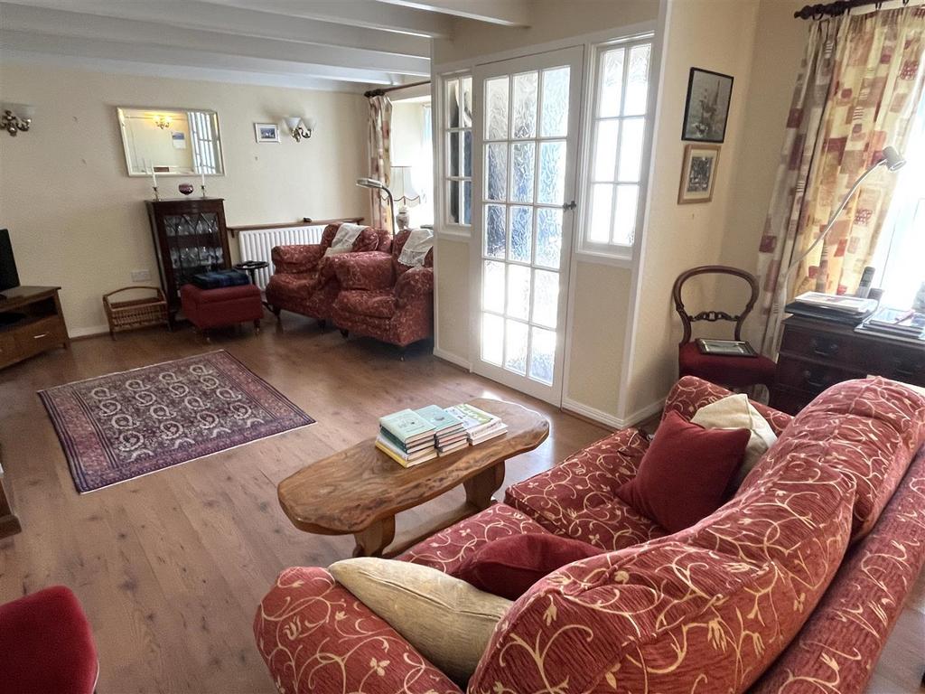 Sitting room.JPG