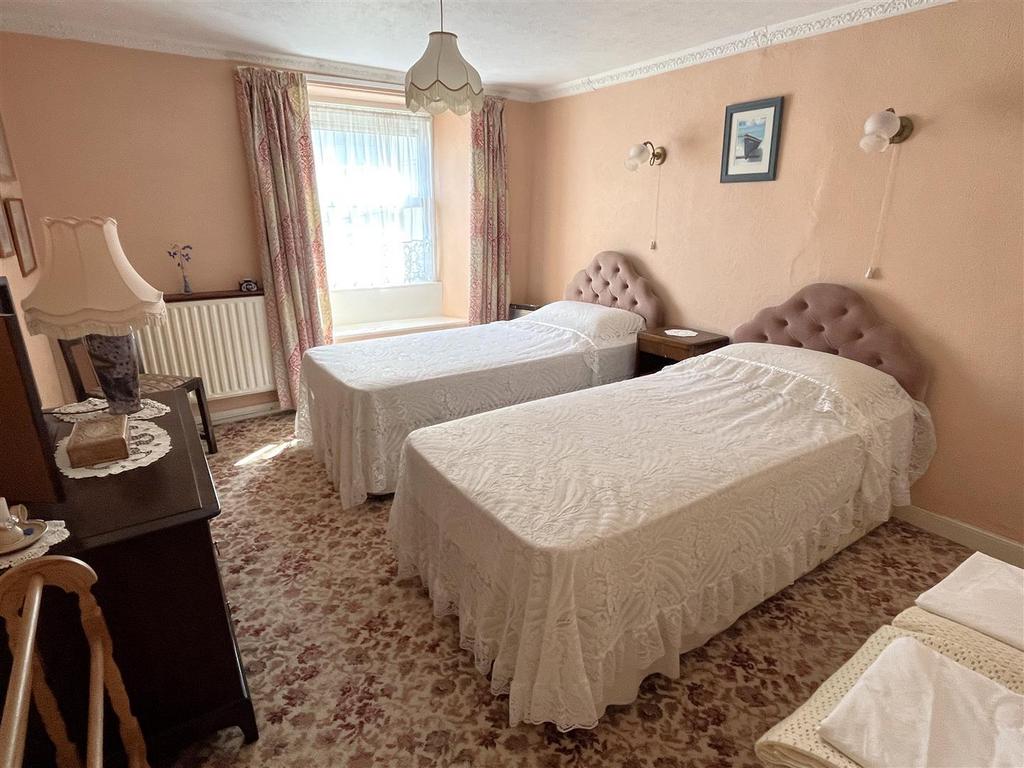 Bed 2.JPG