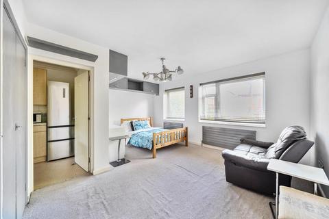 undefined, Rondu House,  Cricklewood Broadway,  NW2