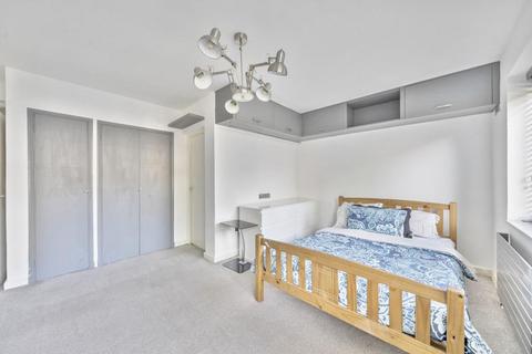 undefined, Rondu House,  Cricklewood Broadway,  NW2