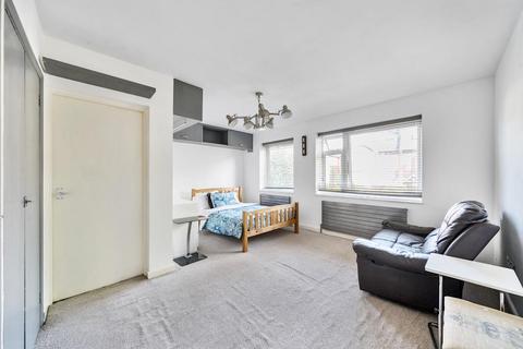 undefined, Rondu House,  Cricklewood Broadway,  NW2