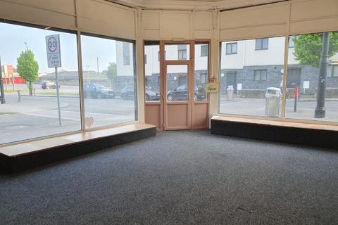 3 bedroom end of terrace house for sale, Thompson Street, Barry CF63