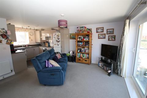 1 bedroom flat for sale, Davies Road, Longhedge, Salisbury