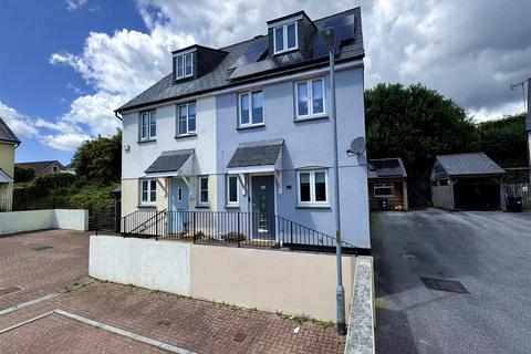 11 Lovering Road, St Austell, PL25 3QH