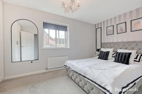 9 Leaf Hill Drive, Romford, RM3 7FA