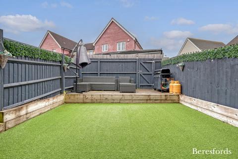 9 Leaf Hill Drive, Romford, RM3 7FA