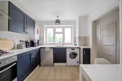 2 bedroom flat to rent, Broadhurst Gardens, South Hampstead, London, NW6