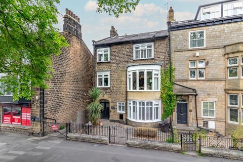 Flat 1, 20 Devonshire Place, Harrogate, HG1 4AA