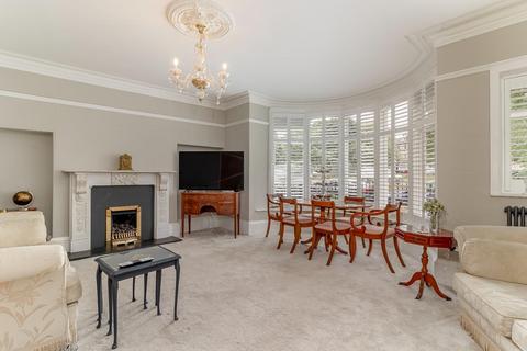 Flat 1, 20 Devonshire Place, Harrogate, HG1 4AA