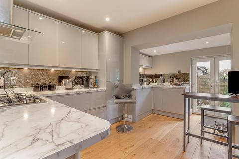 Flat 1, 20 Devonshire Place, Harrogate, HG1 4AA