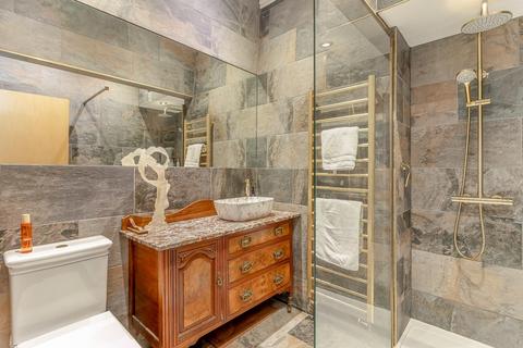 Flat 1, 20 Devonshire Place, Harrogate, HG1 4AA