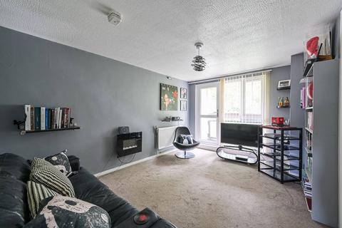1 bedroom flat for sale, Thetford Close, Wood Green, London, N13