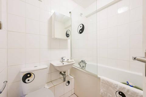 1 bedroom flat for sale, Thetford Close, Wood Green, London, N13