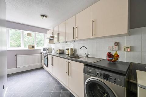 1 bedroom flat for sale, Thetford Close, Wood Green, London, N13