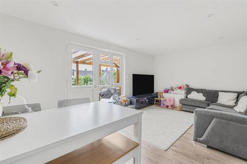 3 bedroom terraced house for sale, Queensway, Haverhill CB9