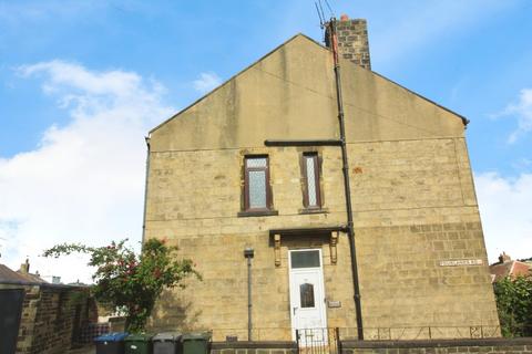 4 bedroom flat to rent, Fourlands Road, Bradford