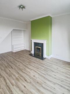 4 bedroom flat to rent, Fourlands Road, Bradford