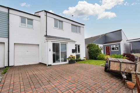 12 Boscarn Road, Redruth, TR15 1QB