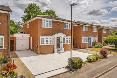 undefined, Springfield Avenue, Hampton TW12